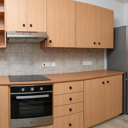 Ollies 3 Bedroom Apartment Larnaca Exteriör bild
