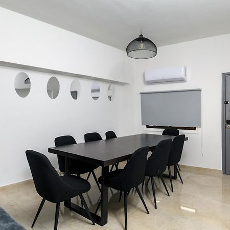 Ollies 3 Bedroom Apartment Larnaca Exteriör bild