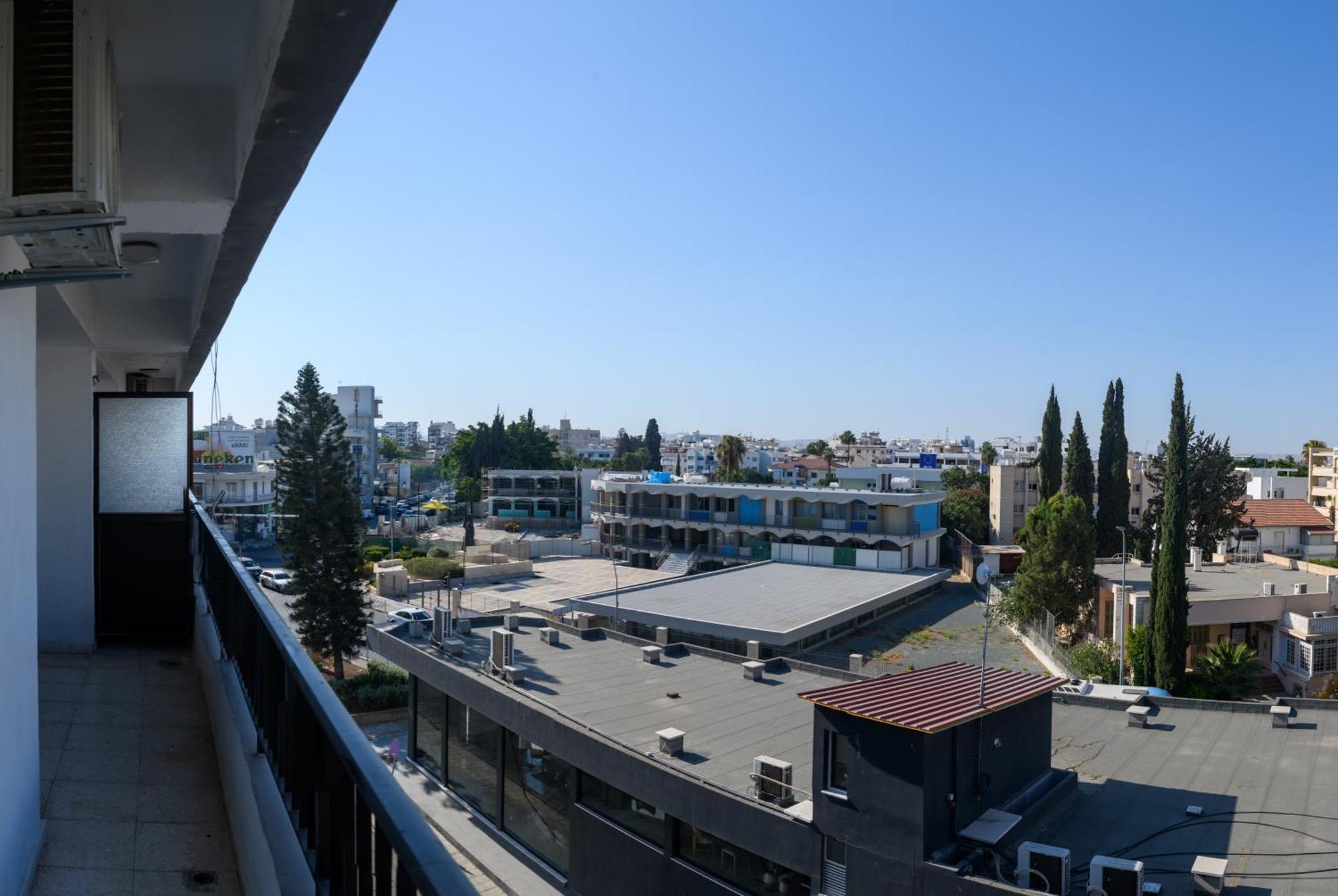 Ollies 3 Bedroom Apartment Larnaca Exteriör bild