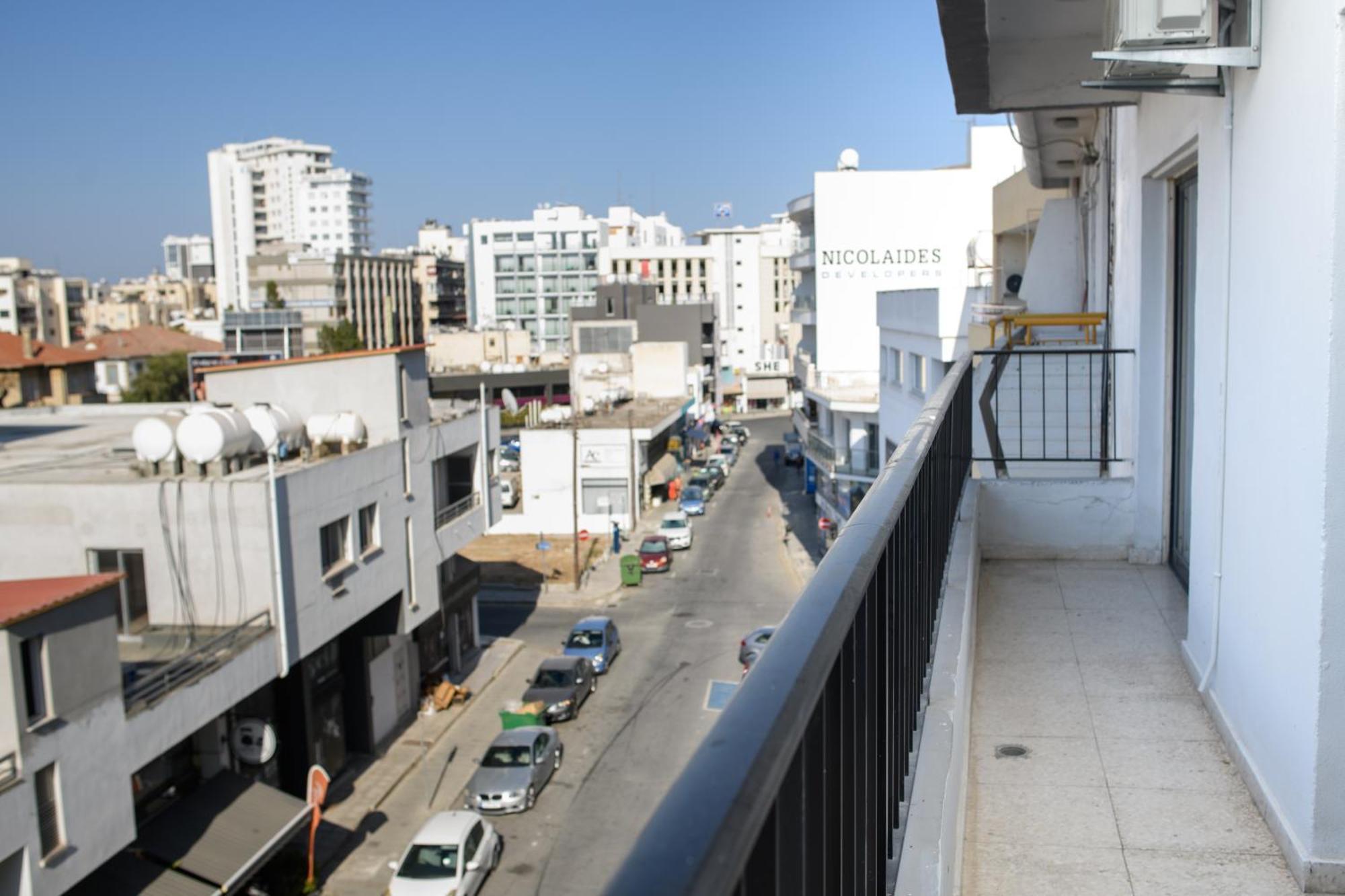 Ollies 3 Bedroom Apartment Larnaca Exteriör bild
